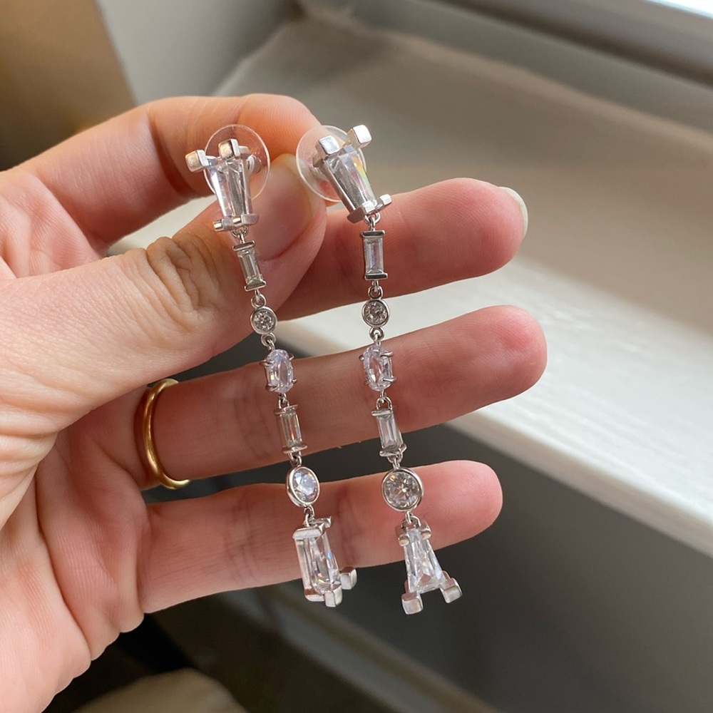 Kendra Scott Rumi Linear Earrings